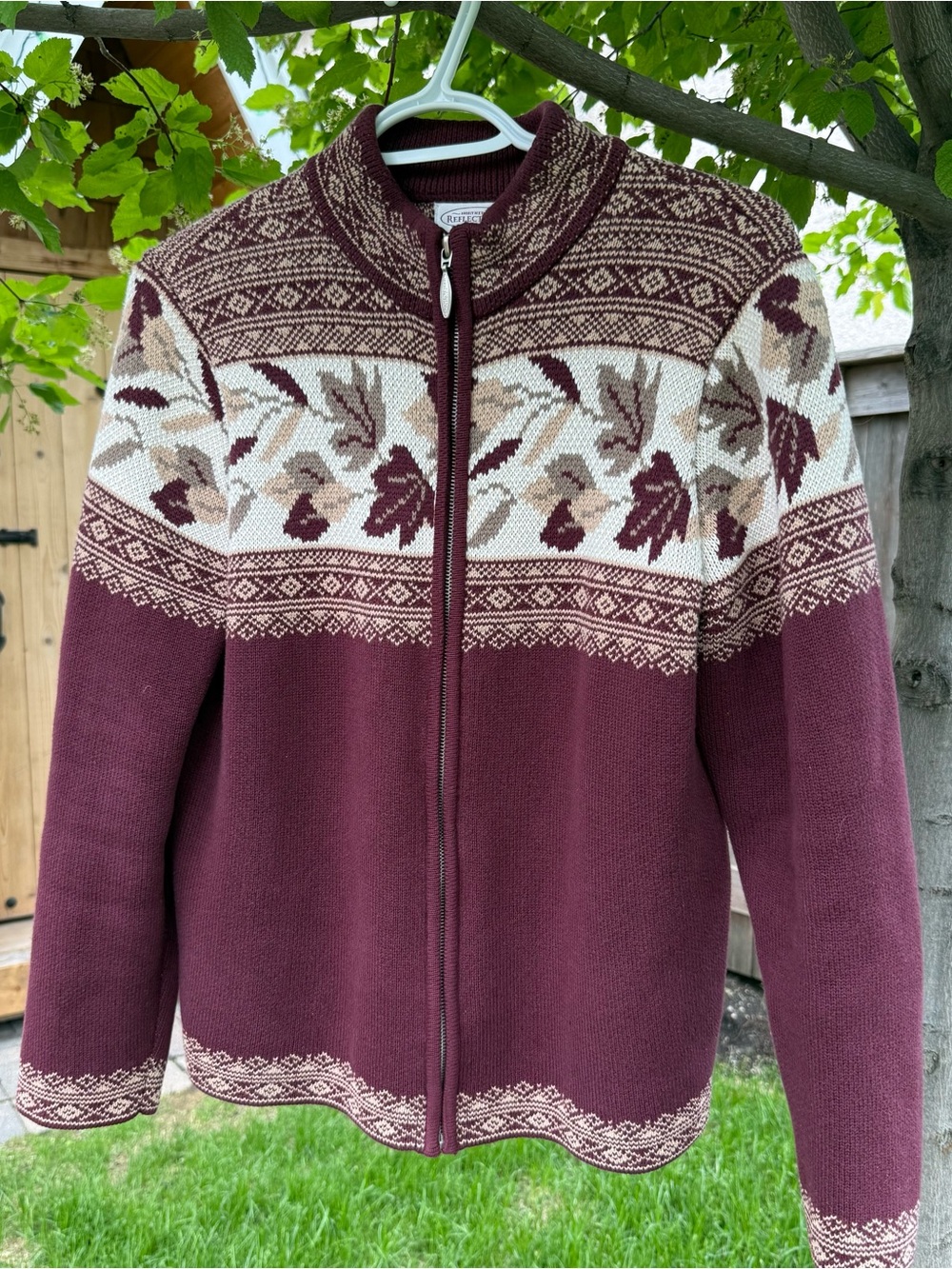 Northern Reflections Maroon and Cream Fair Isle Zip Sweater Size Small